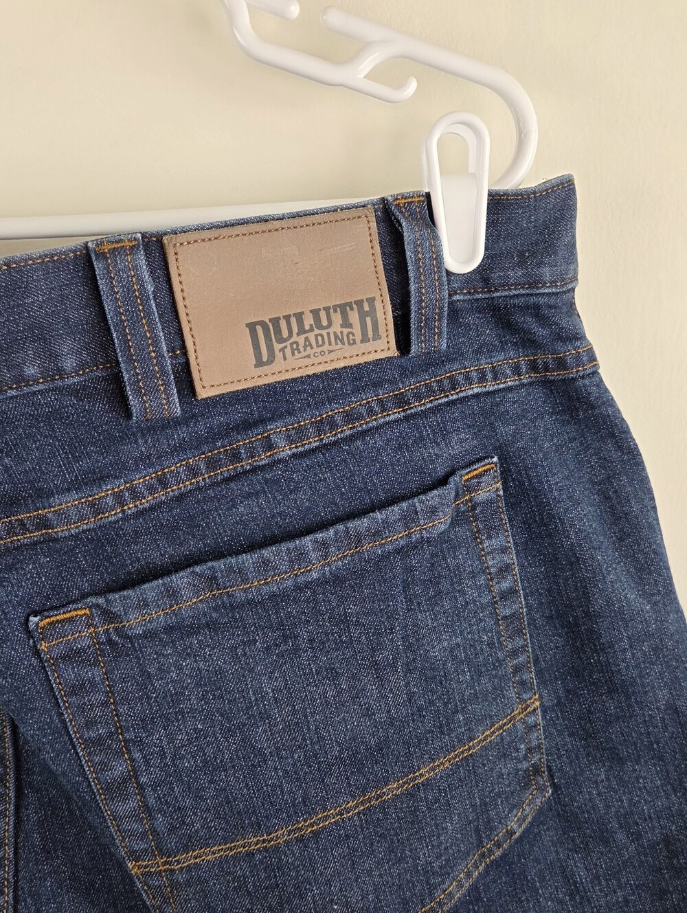 Duluth Trading Flex Weekender Jeans Mens 44x30 Blue Relaxed Fit - Picture 3 of 5